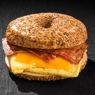 VEGAN BREAKFAST BAGEL