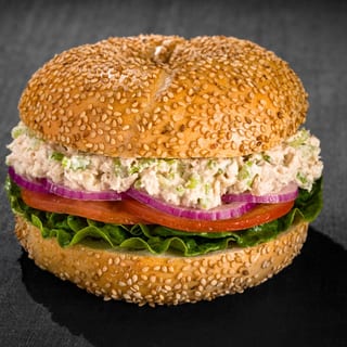 CLASSIC TUNA SALAD BAGEL