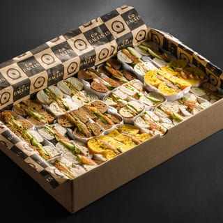 NOVA SALMON & AVOCADO BOX (12 Sandwiches)