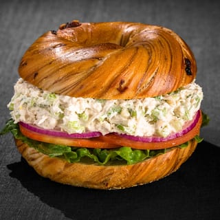 CLASSIC CHICKEN SALAD BAGEL